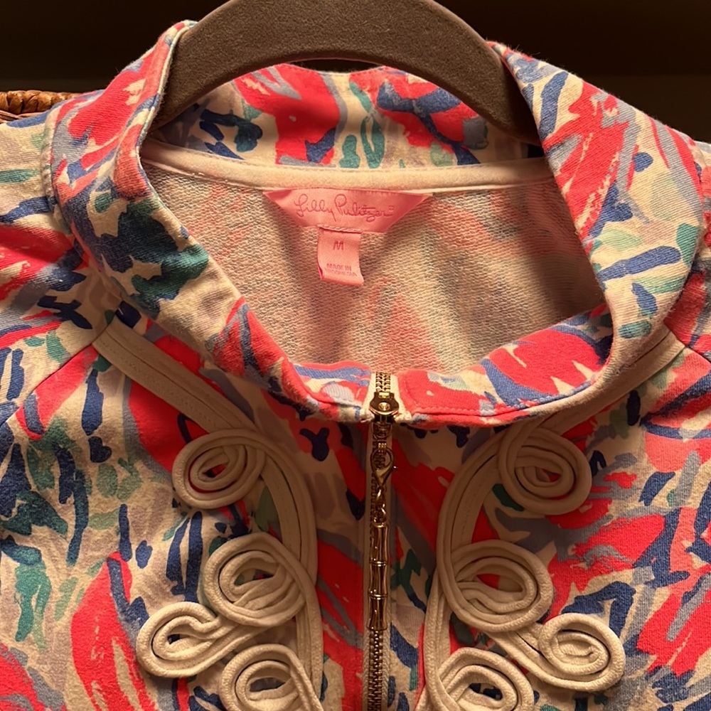 Lilly Pulitzer pullover size medium - Picture 2 of 3